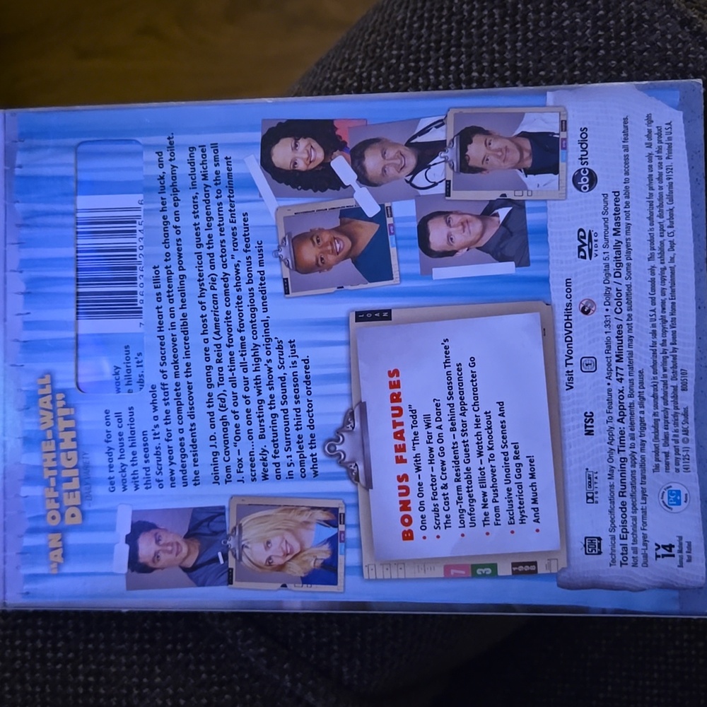 Scrubs Season 3 - Picture 2 of 2